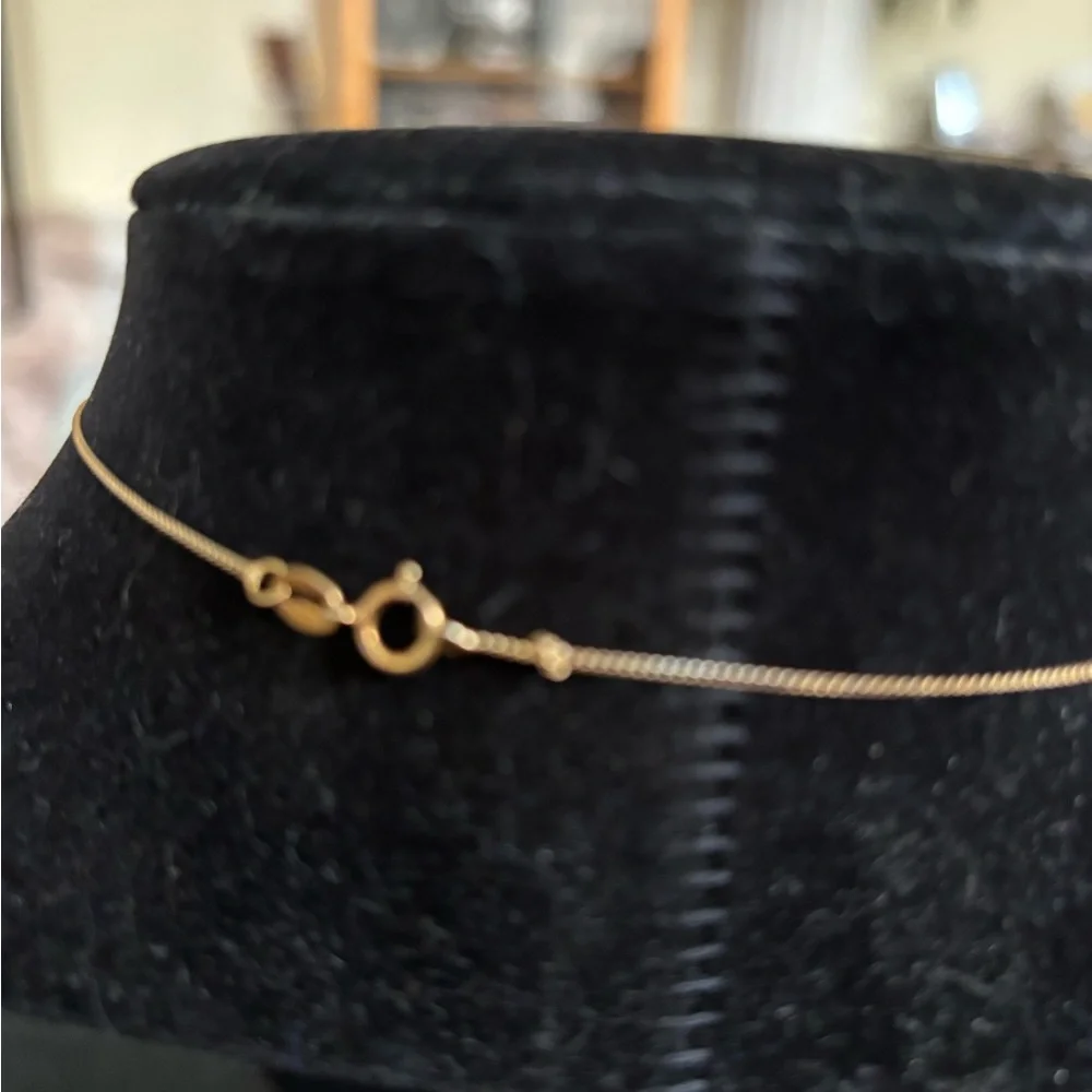 Gucci Gold Tone Zipper Pull replacement chain included - Picture 4 of 4